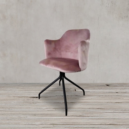 Кресло ROOMERS FURNITURE розового цвета