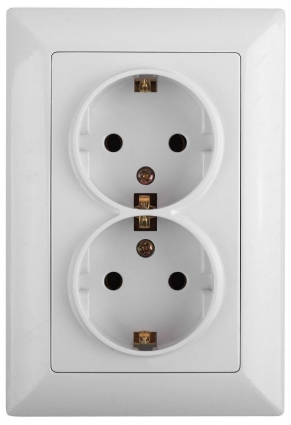 Розетка двойная ЭРА Intro Solo Schuko 2X2P+E 16A 250V белый 4-205-01 Б0043333