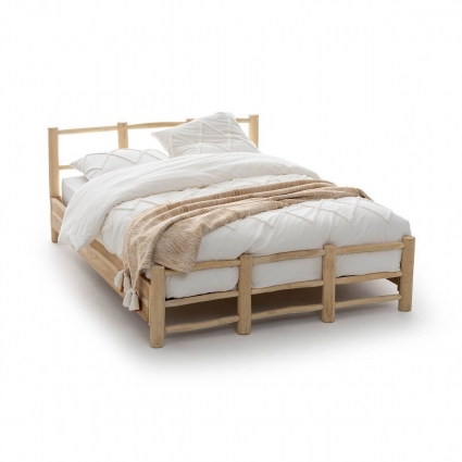 Кровать из массива тика La Redoute Ghada 140x190 бежевого цвета