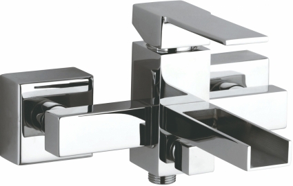 Смеситель для ванны с душем Remer Qubika Cascata QC05