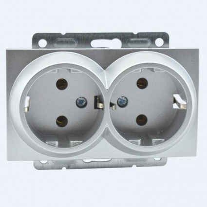 Розетка 2К+З двойная Mono Electric Despina/ Larissa 16A 250V винтовое подключение серебро 500-002104-120