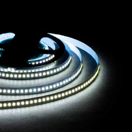 Светодиодная лента OGM 14,4W/m 180LED/m 2835SMD холодный белый 5M LSE-264
