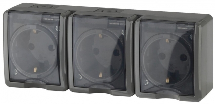 Розетка ЭРА Эксперт 3х2P+E IP54 со шторками 16A 250V 11-2406-03 Б0020723
