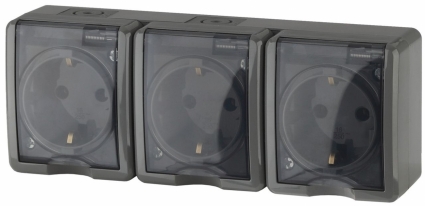 Розетка ЭРА Эксперт 3х2P+E IP54 со шторками 16A 250V 11-2406-03